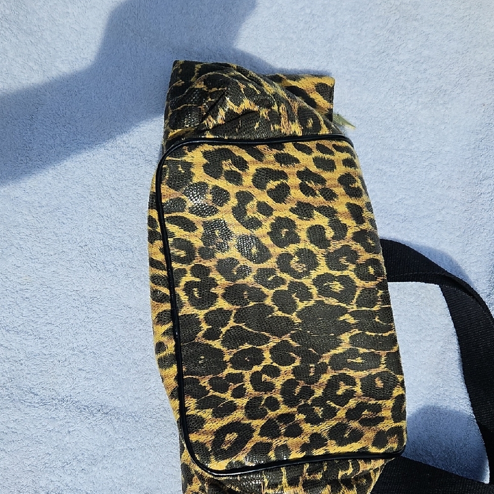 Betsey Johnson Leopard Print Tote Bag - Picture 4 of 7